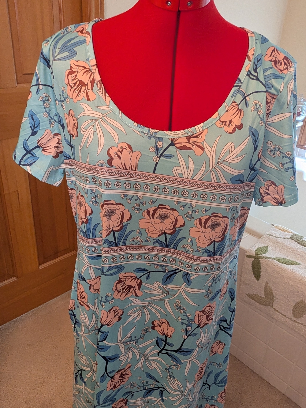 Women's Light Blue Floral Scoop Neck Top